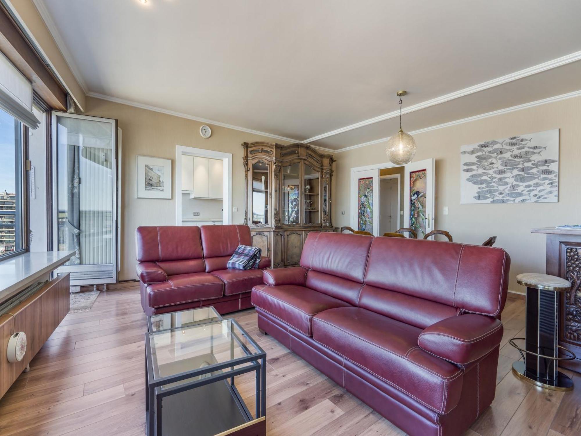 Authentic With View, Cleaning Included Appartement
