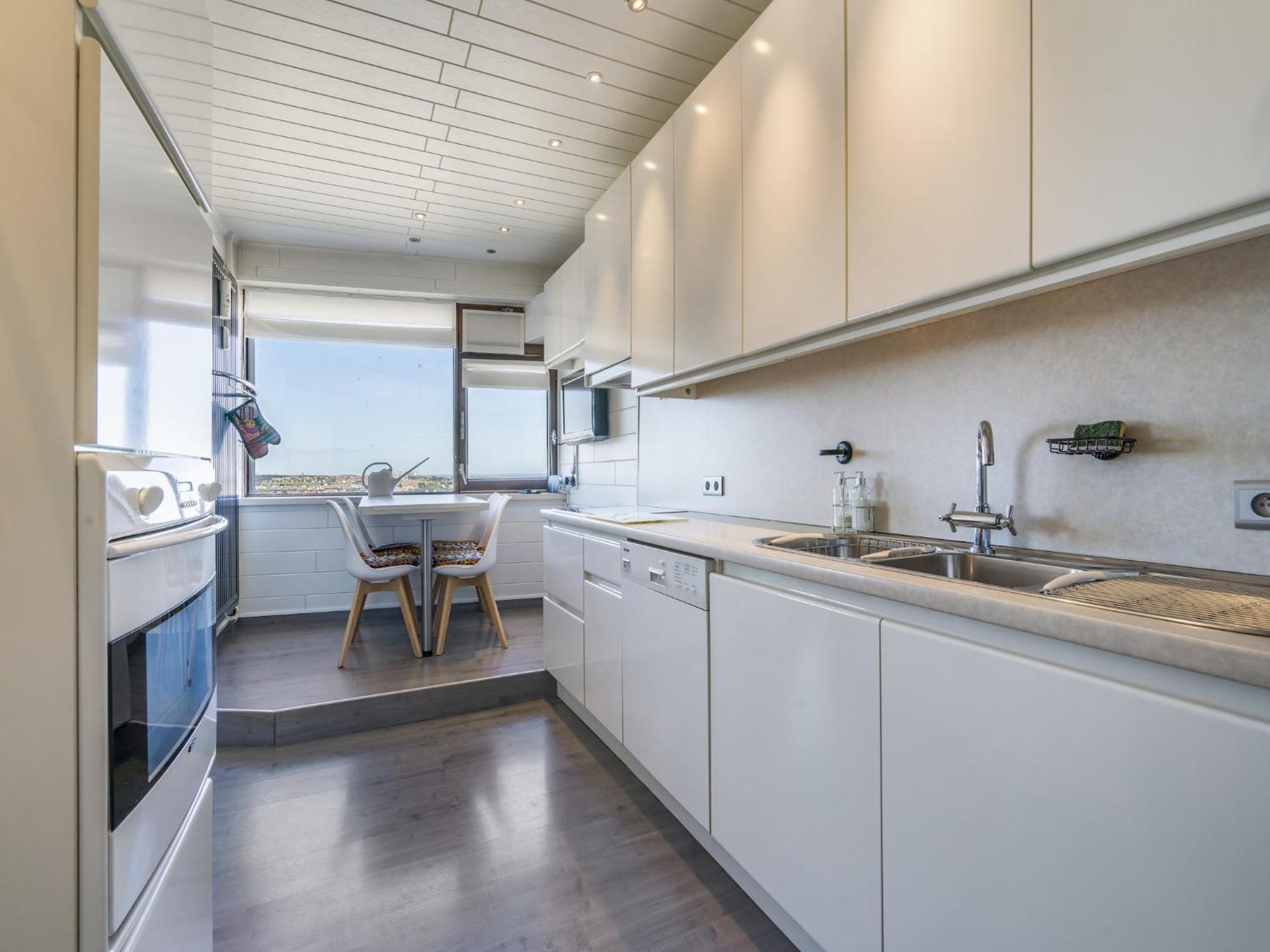 Authentic With View, Cleaning Included Appartement